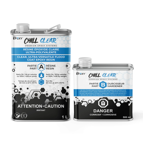 To metalbokse med Chill Clear epoxy, en stor 1-liters beholder og en mindre 500 ml hærdere, hvid og blå etikette.
