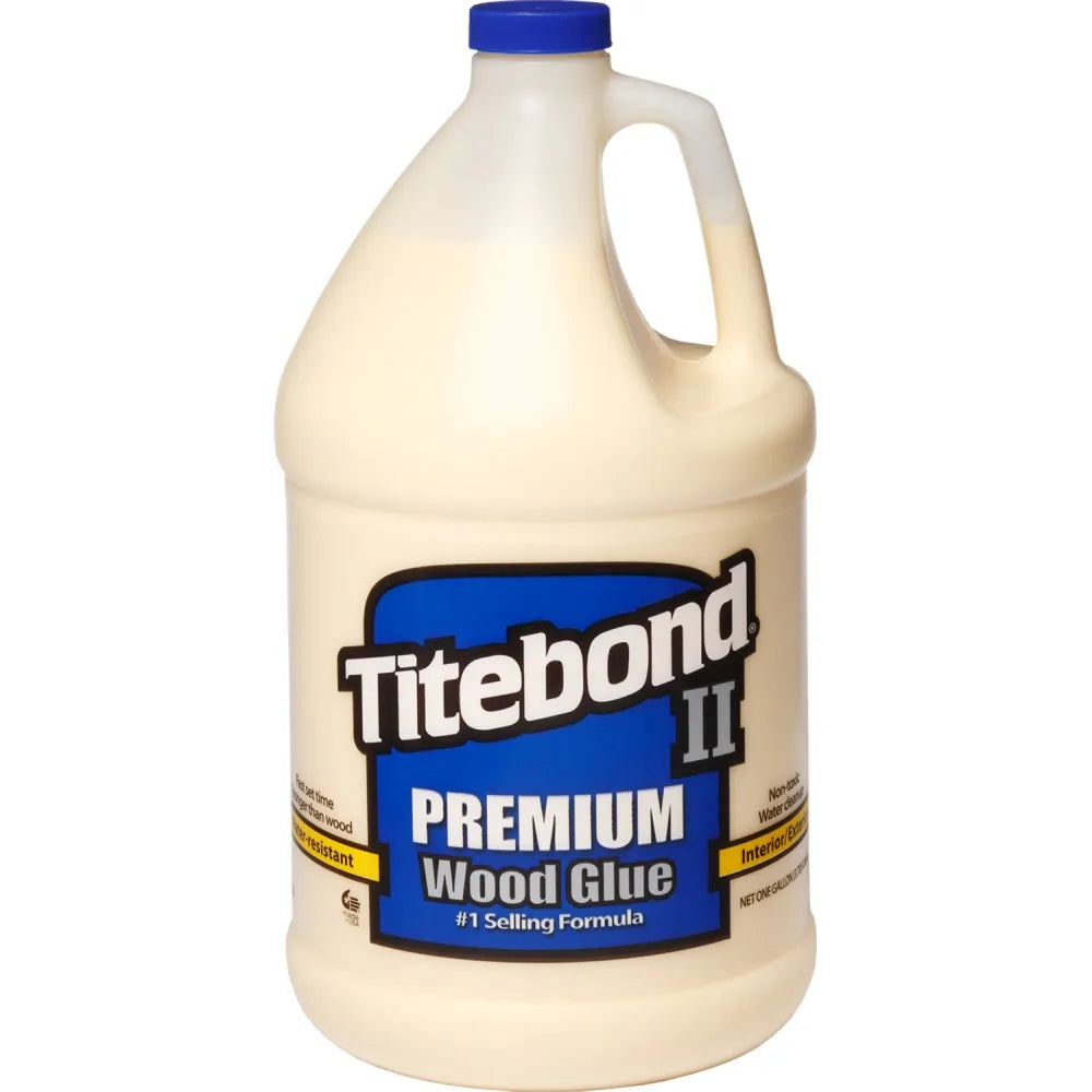 Hvid plastdunk med blå låg og etikette, Titebond II Premium trælim, 3,8 liter.
